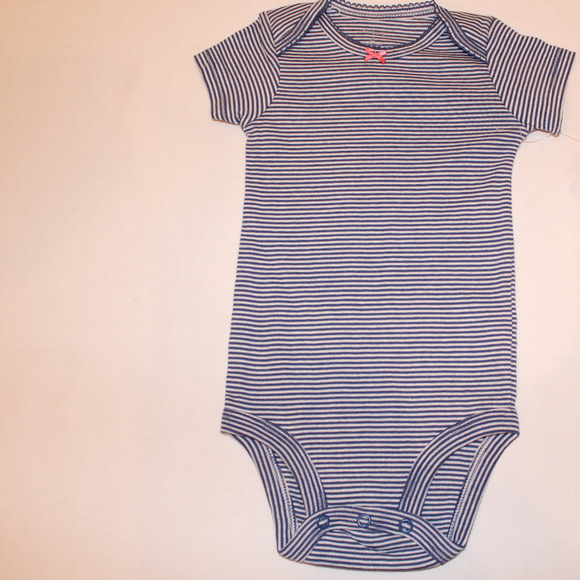 Girls/ Carters/ one piece set of four/ size 6m - Picture 3 of 5